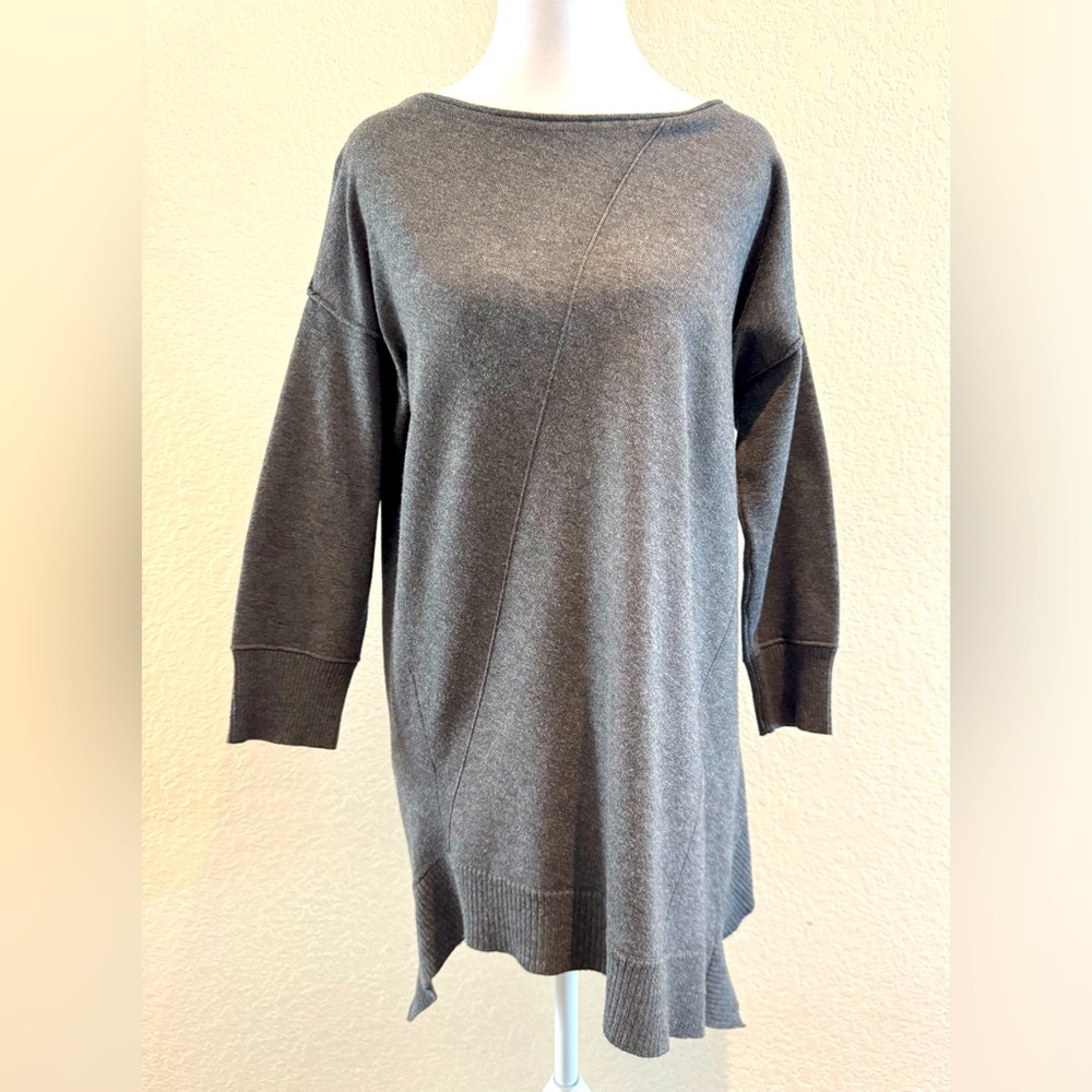 Verve Ami Asymmetrical Hem Tunic Sweater Gray Size Medium